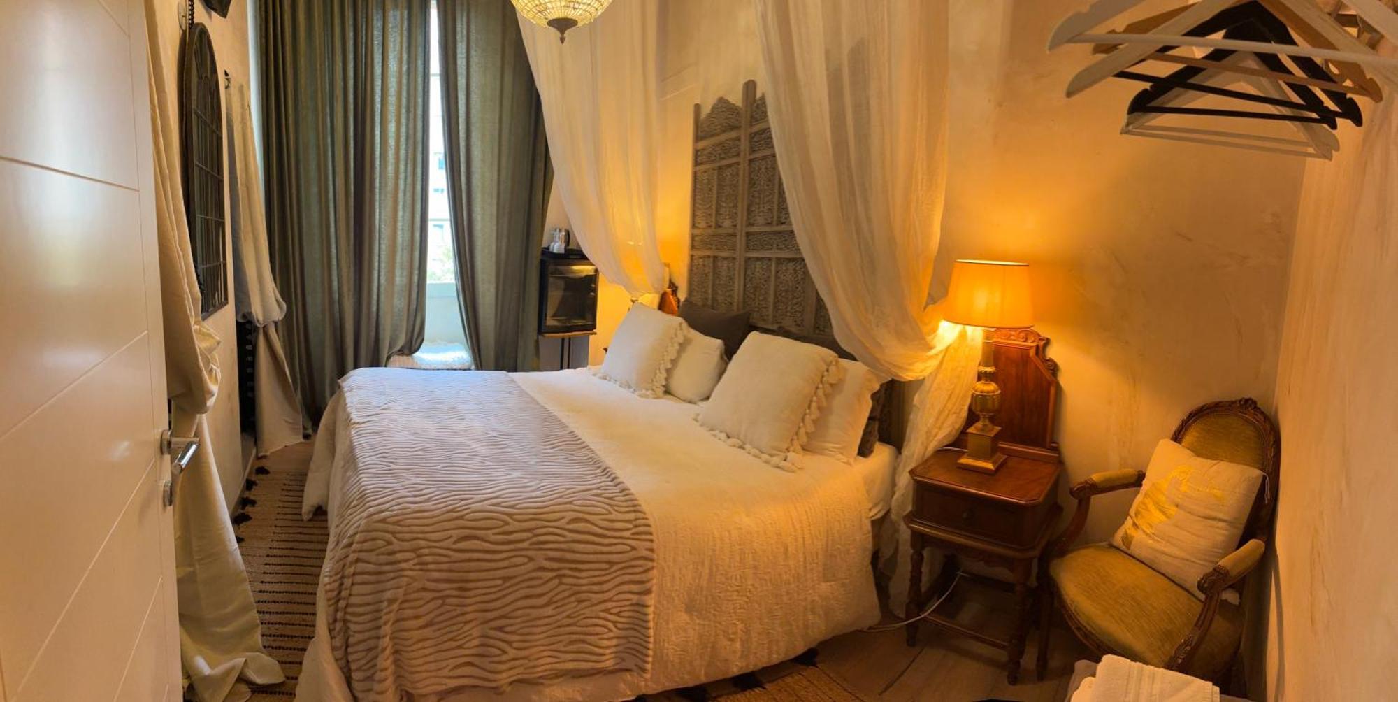 Les Chambres De Amelie B&B Болоня Екстериор снимка