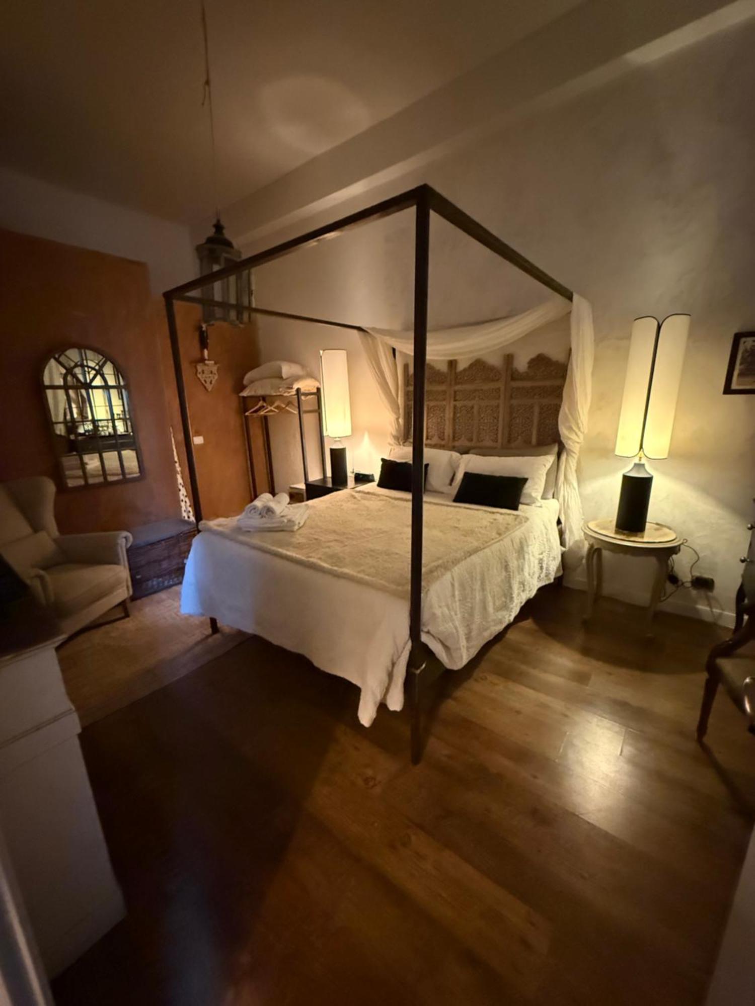 Les Chambres De Amelie B&B Болоня Екстериор снимка